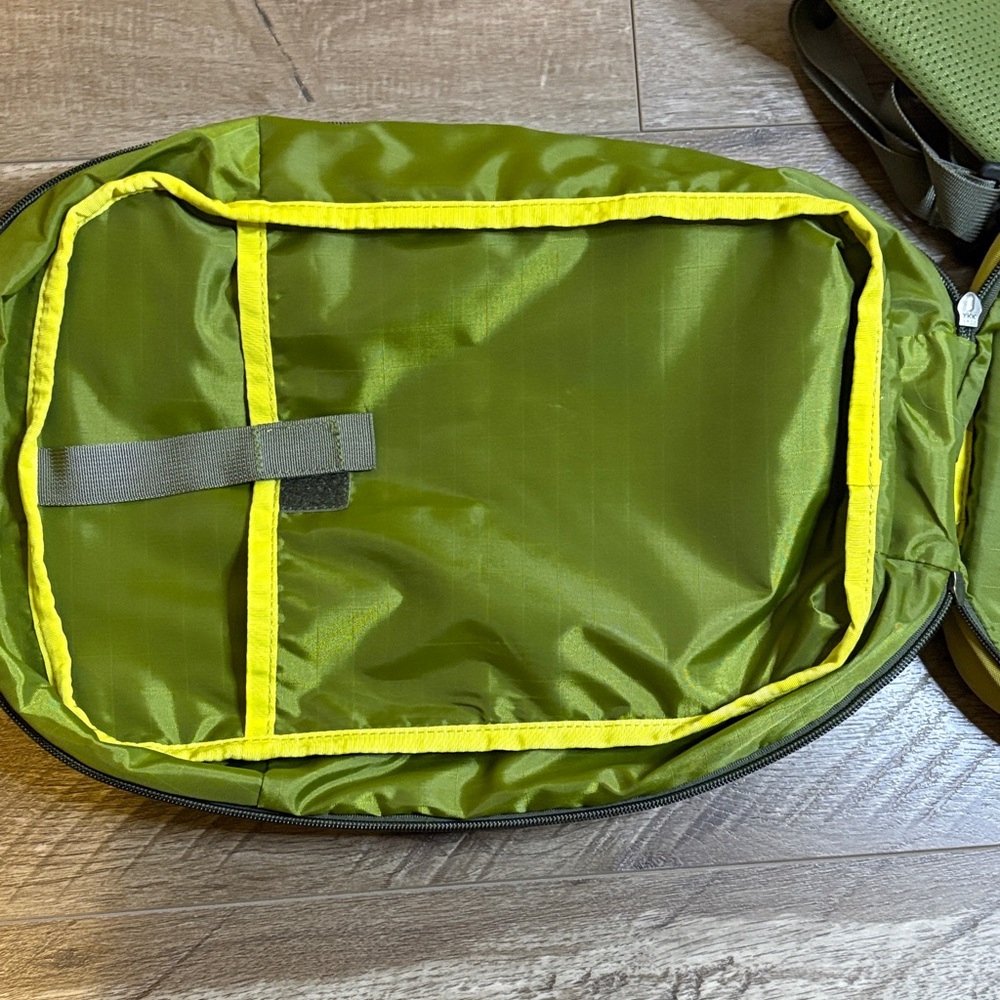 Cotopaxi Chasqui 13L Sling Backpack in Lemongrass - Picture 5 of 11